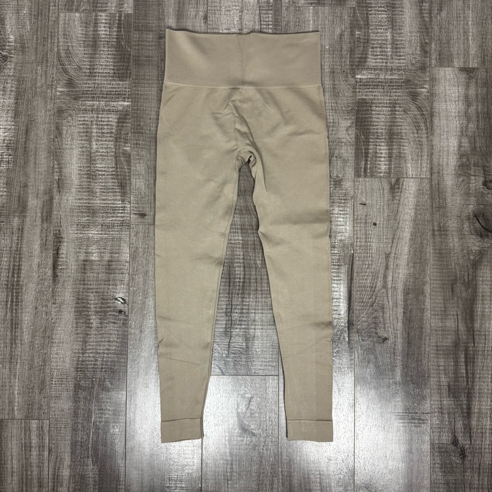 SET Active Sculptflex Leggings in Sand Tan Size Small - Picture 2 of 5